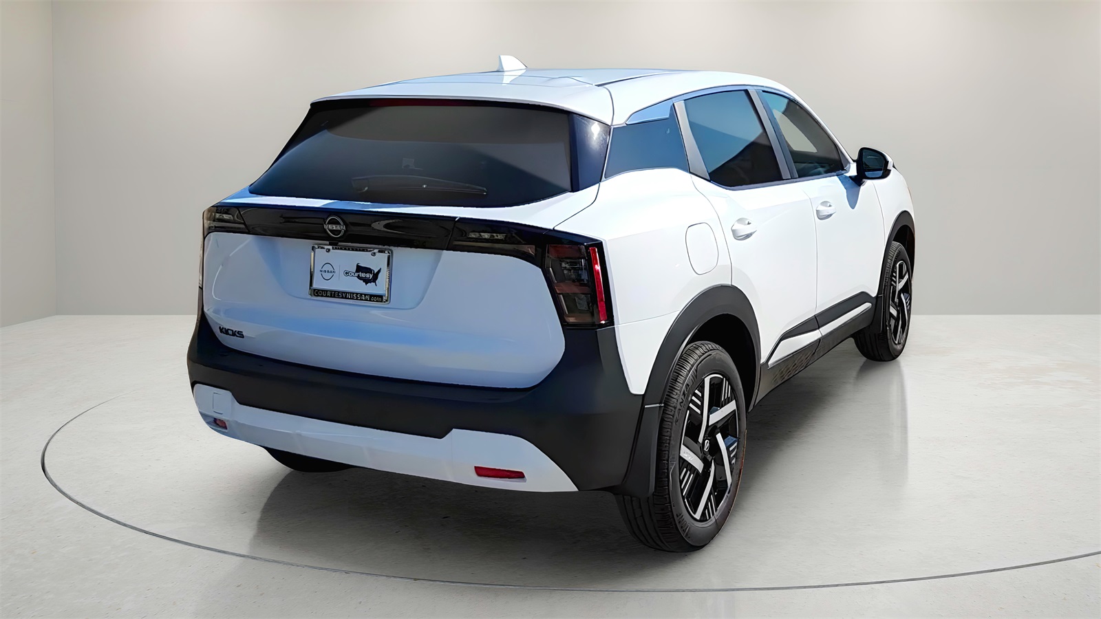 2025 Nissan Kicks SV photo 5