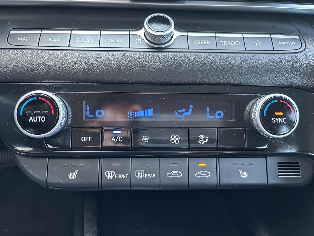 2023 Hyundai Elantra SEL photo 11