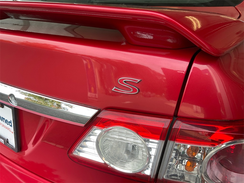 2012 Toyota Corolla S photo 16
