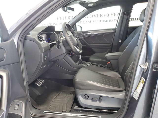 2022 Volkswagen Tiguan SE R-Line Black photo 7