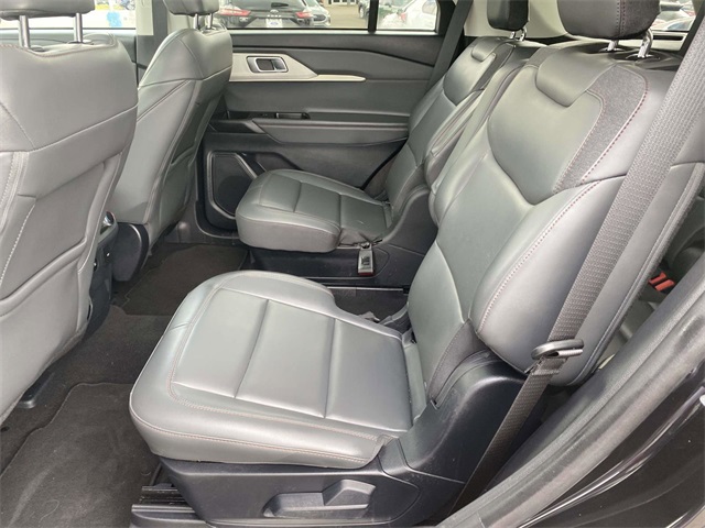 2025 Ford Explorer photo 10