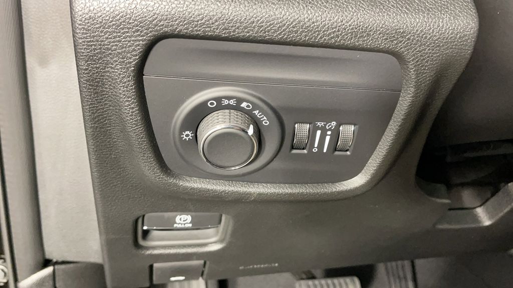 2025 Jeep Grand Cherokee Laredo X photo 27