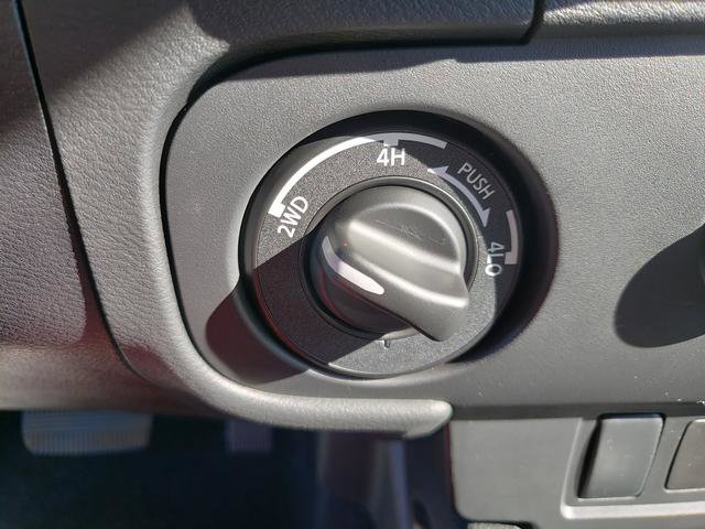 2025 Nissan Frontier Crew Cab S photo 16