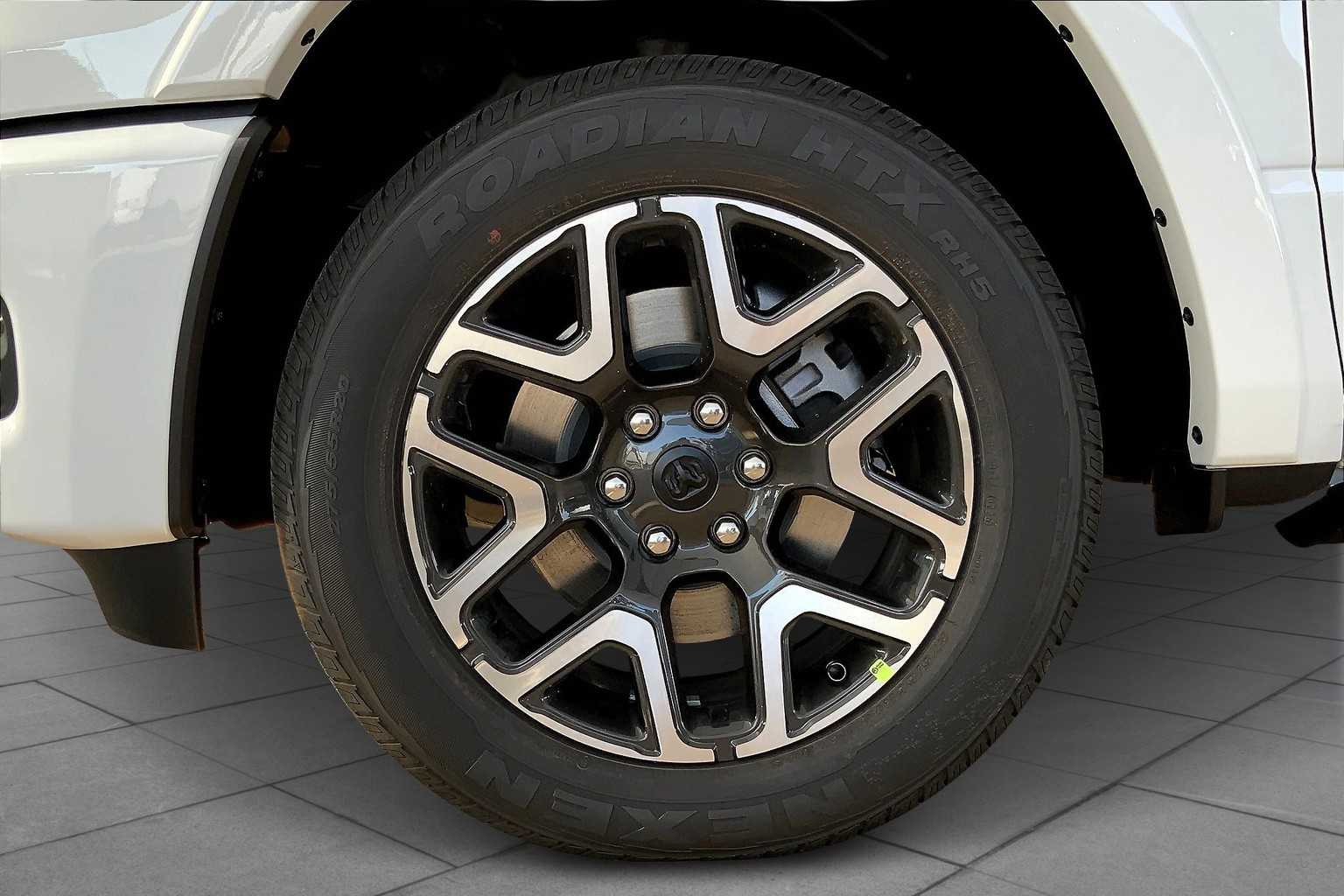 2026 Ram 1500 Laramie photo 12