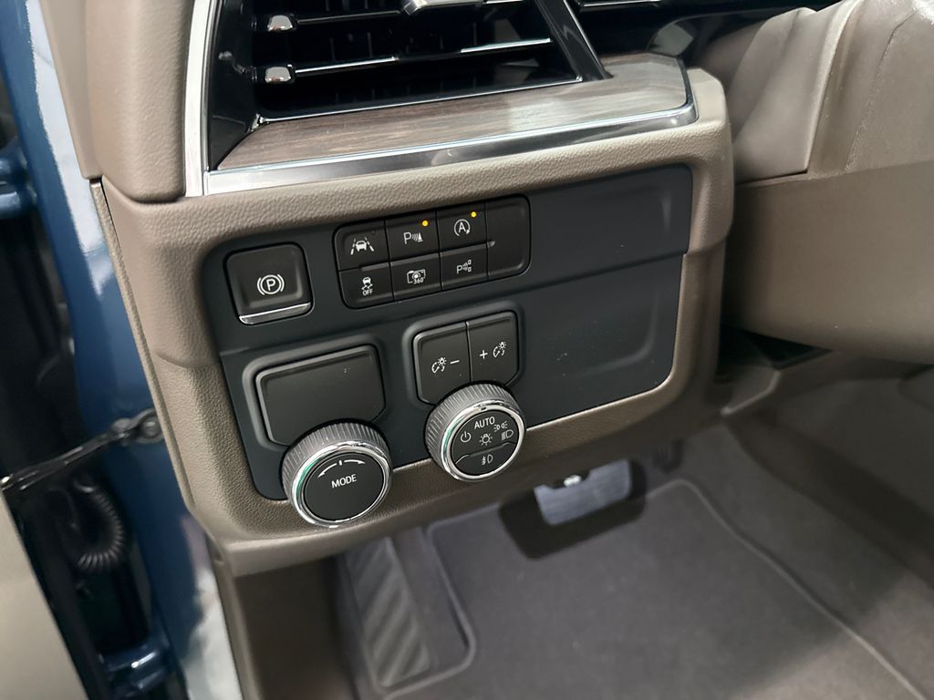 2025 Chevrolet Tahoe LT photo 13