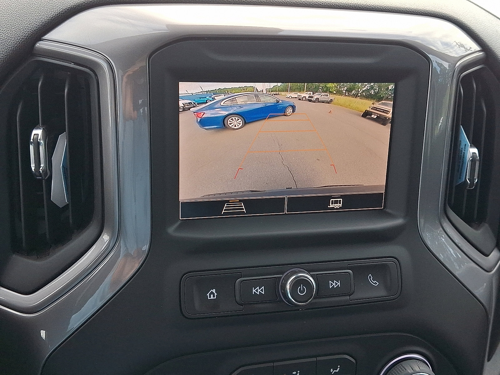 2022 Chevrolet Silverado 1500 Custom photo 14