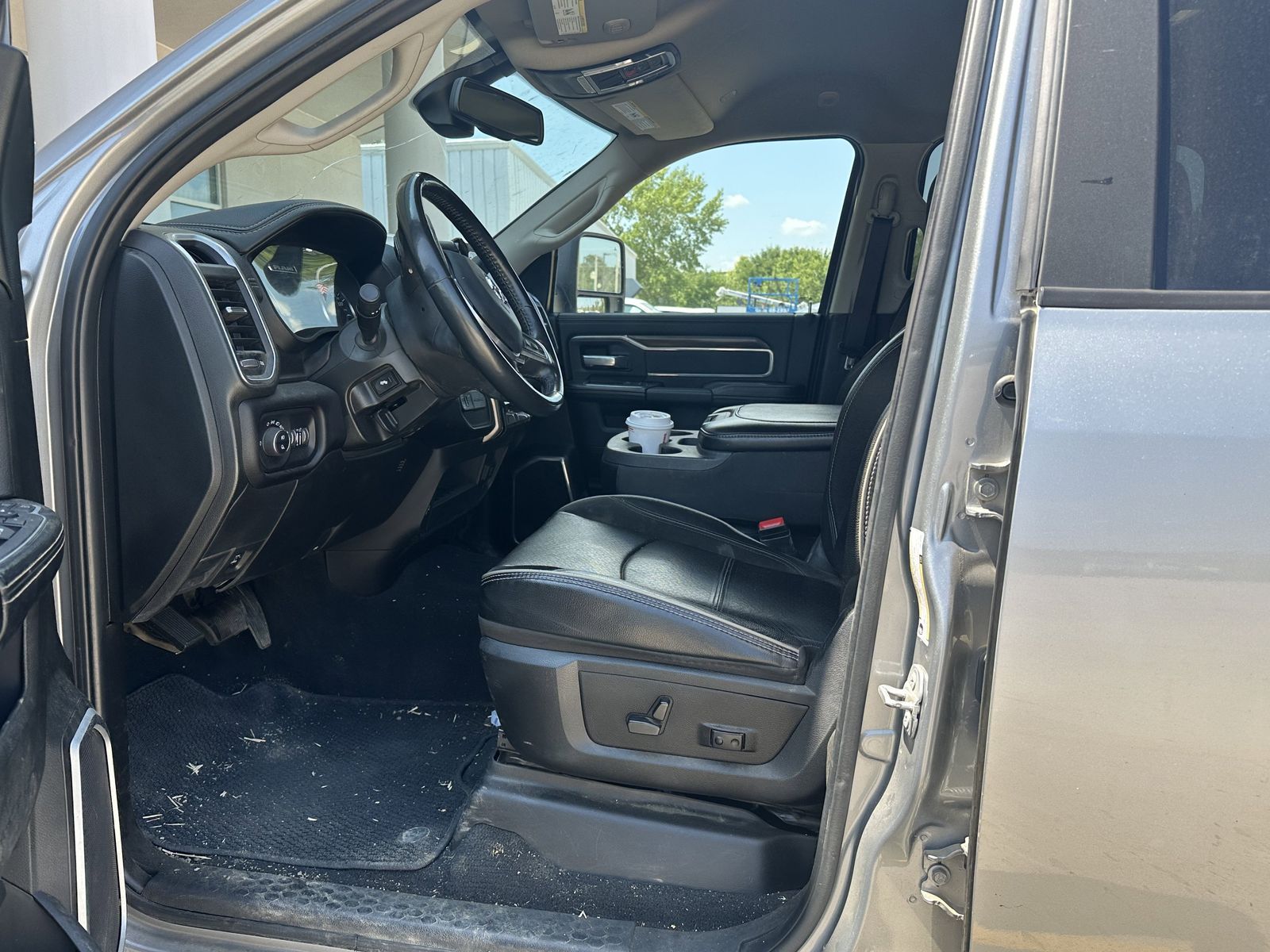 2023 Ram 3500 Laramie photo 3
