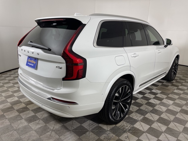 2025 Volvo XC90 T8 AWD Plus photo 8