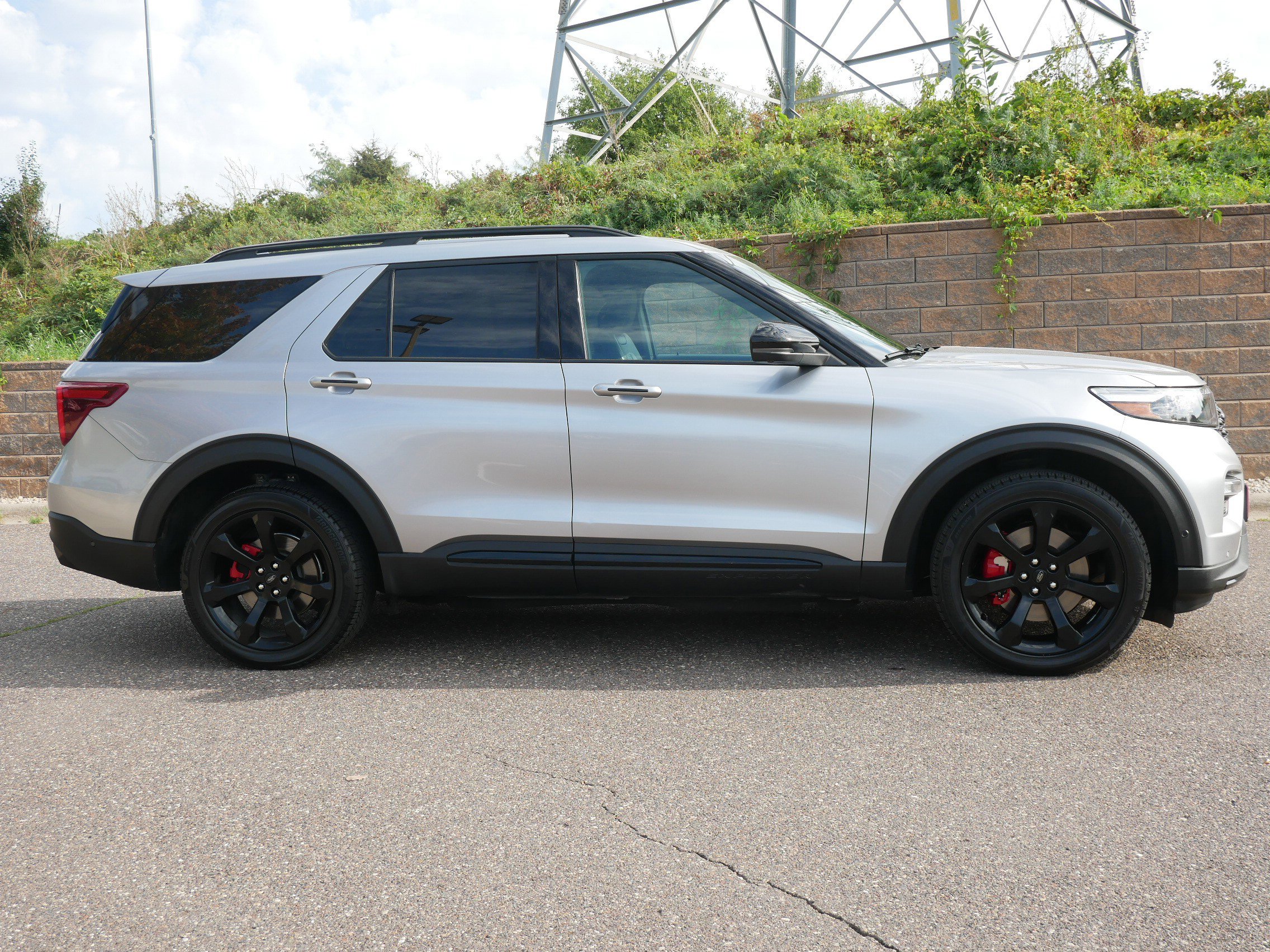 2020 Ford Explorer ST photo 4