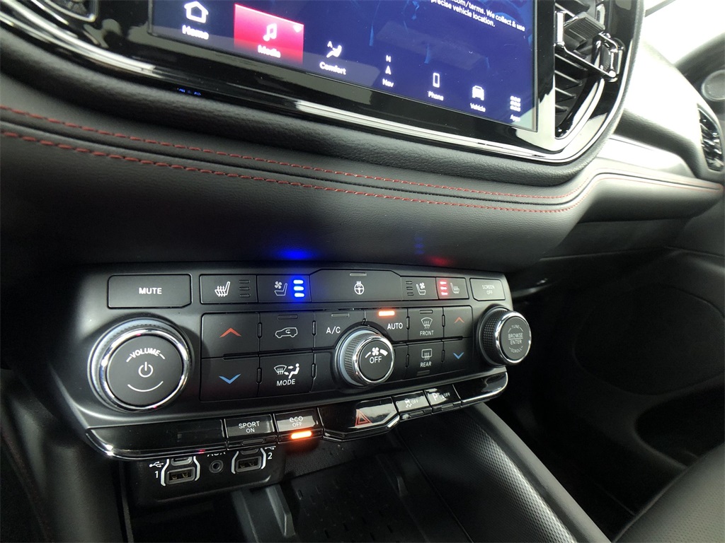 2025 Dodge Durango R/T Plus photo 11
