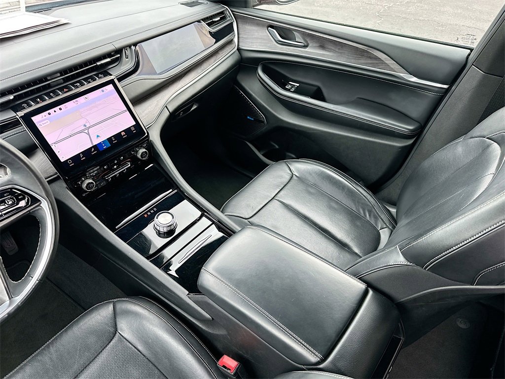 2022 Jeep Grand Cherokee Overland photo 24