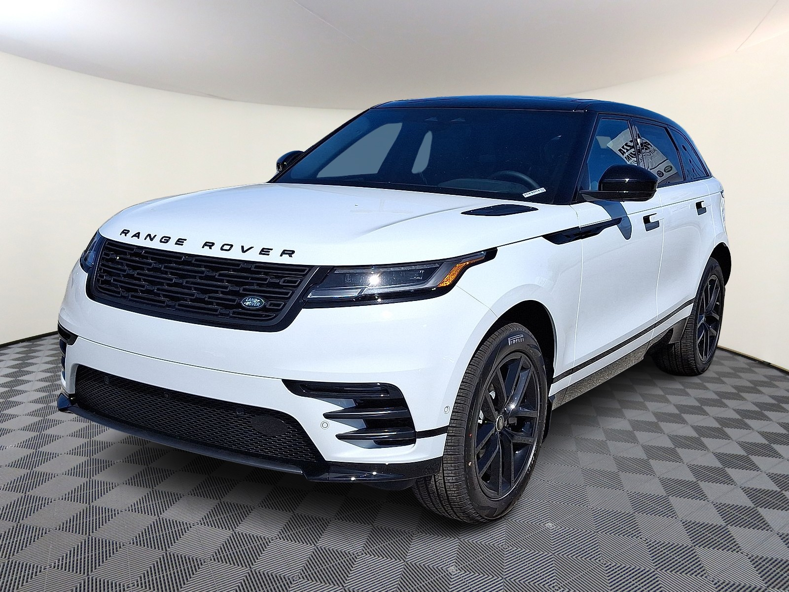2026 Land Rover Range Rover Velar Dynamic SE's photo