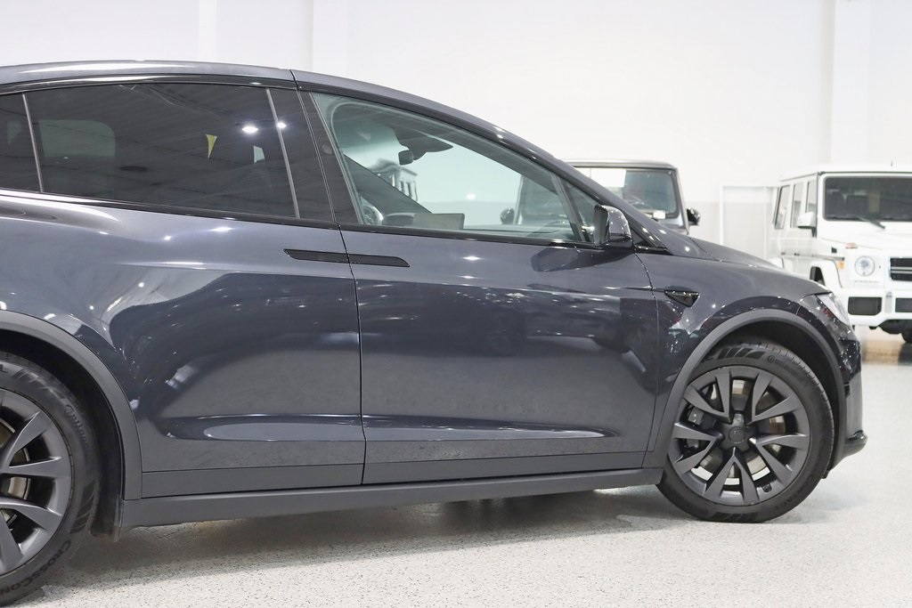 2025 Tesla Model X photo 9