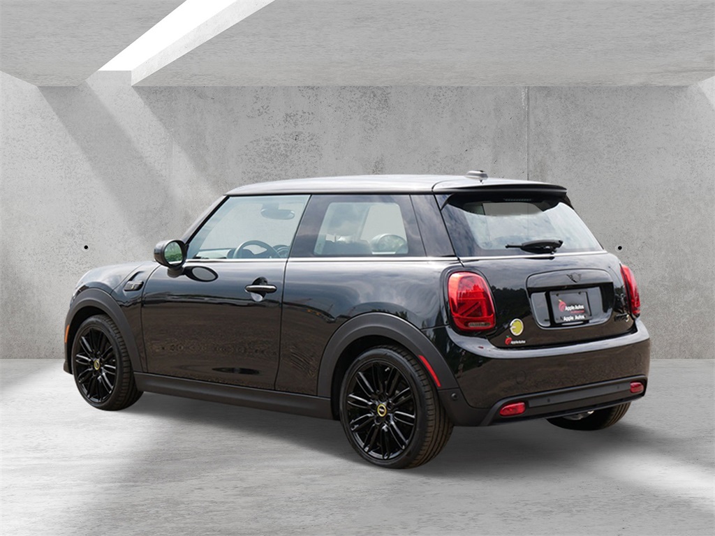 2024 Mini Cooper Hardtop Iconic photo 4