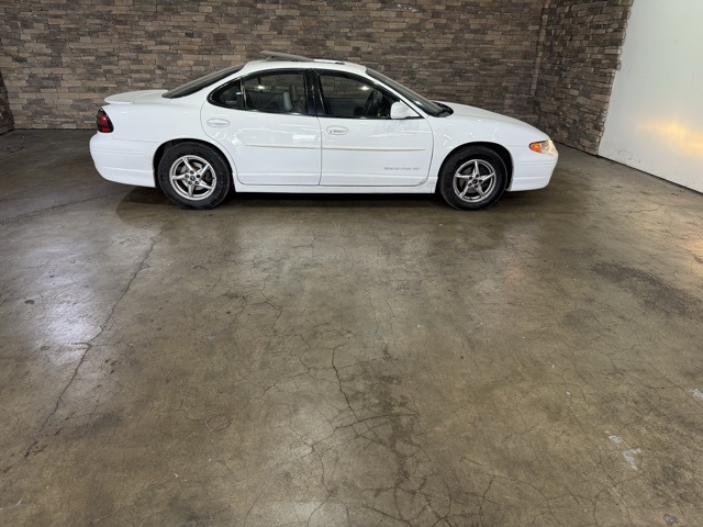 2001 Pontiac Grand Prix GT photo 3