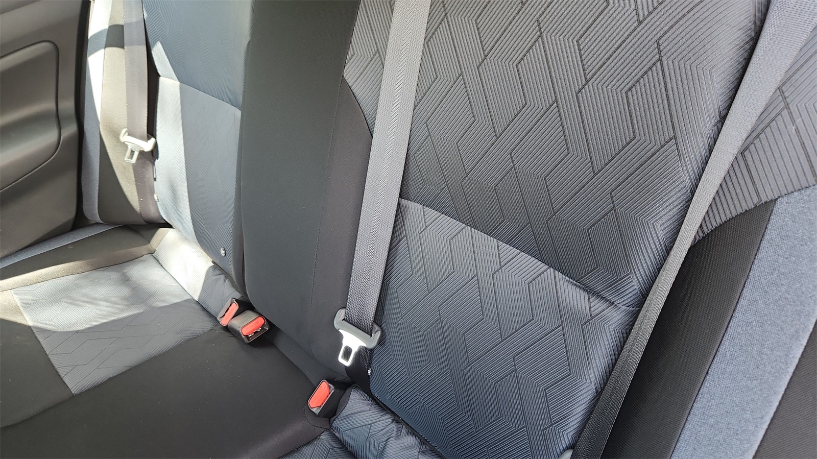 2025 Nissan Versa SV photo 17