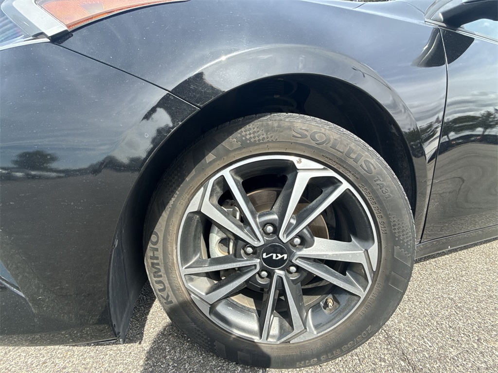 2023 Kia Forte LXS photo 18