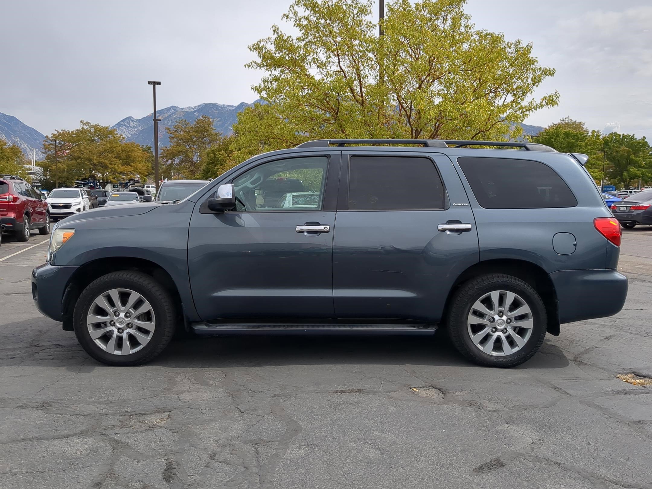 2010 Toyota Sequoia photo 6