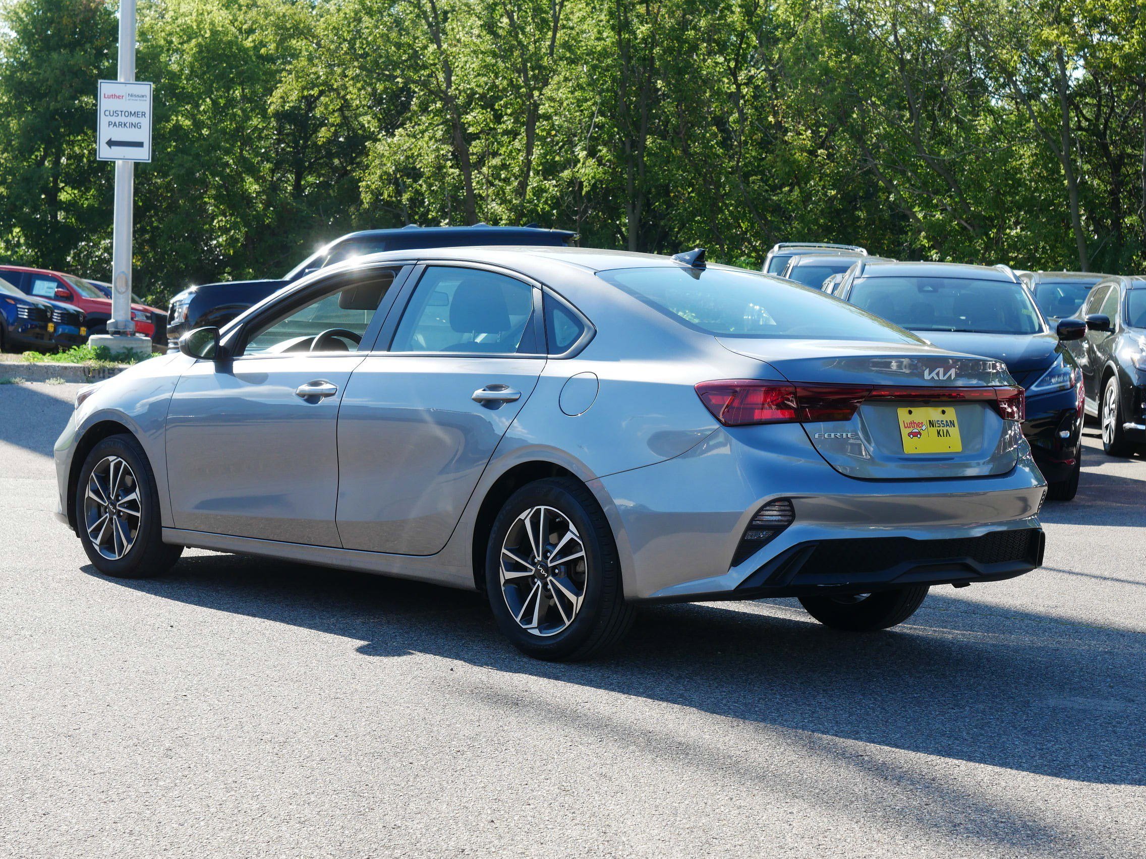2024 Kia Forte LXS photo 2