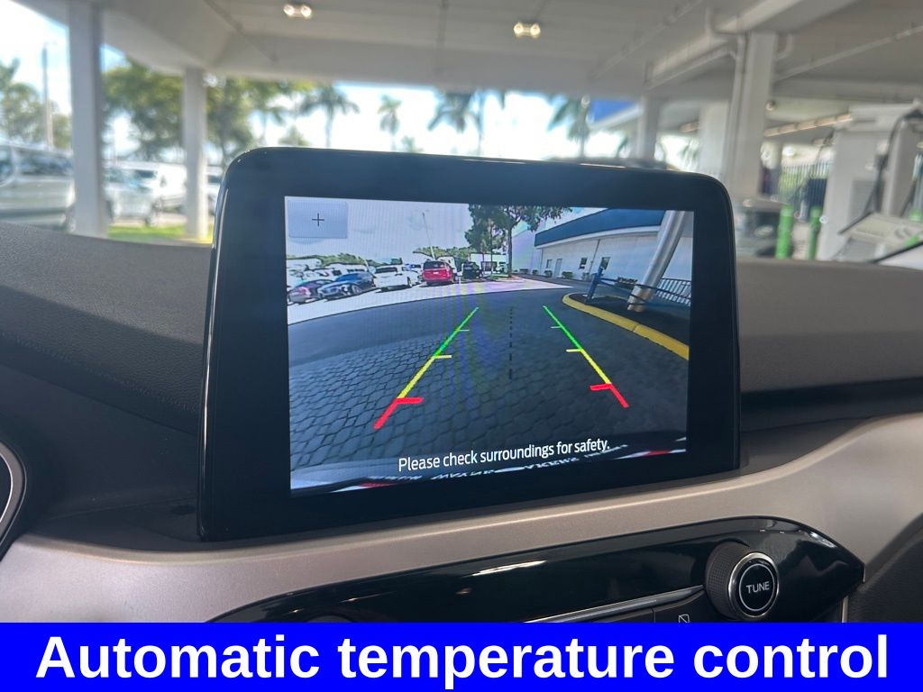 2022 Ford Escape SE Hybrid photo 12