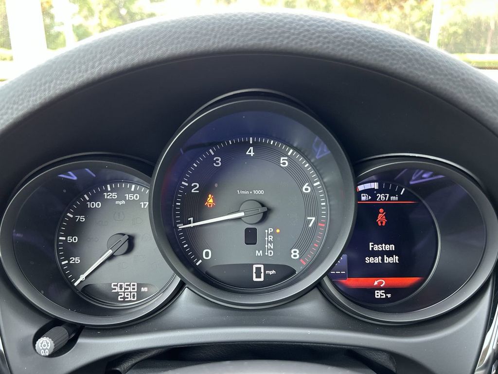 2025 Porsche Macan Base photo 19