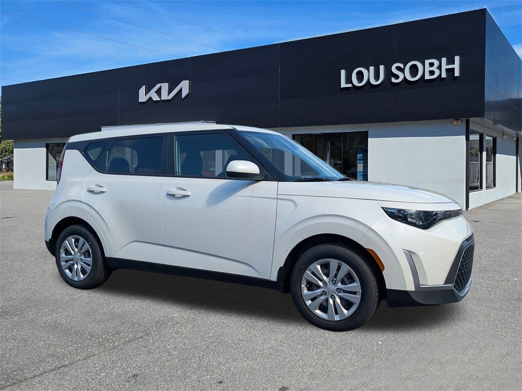 2025 Kia Soul LX's photo