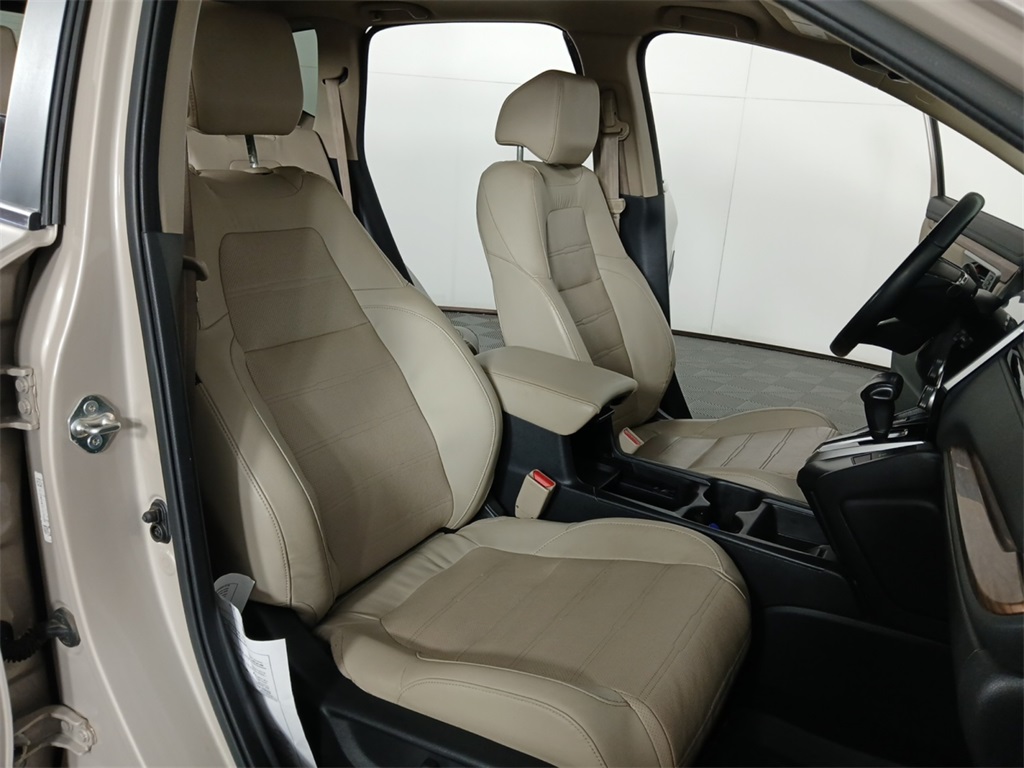 2019 Honda CR-V Touring photo 18