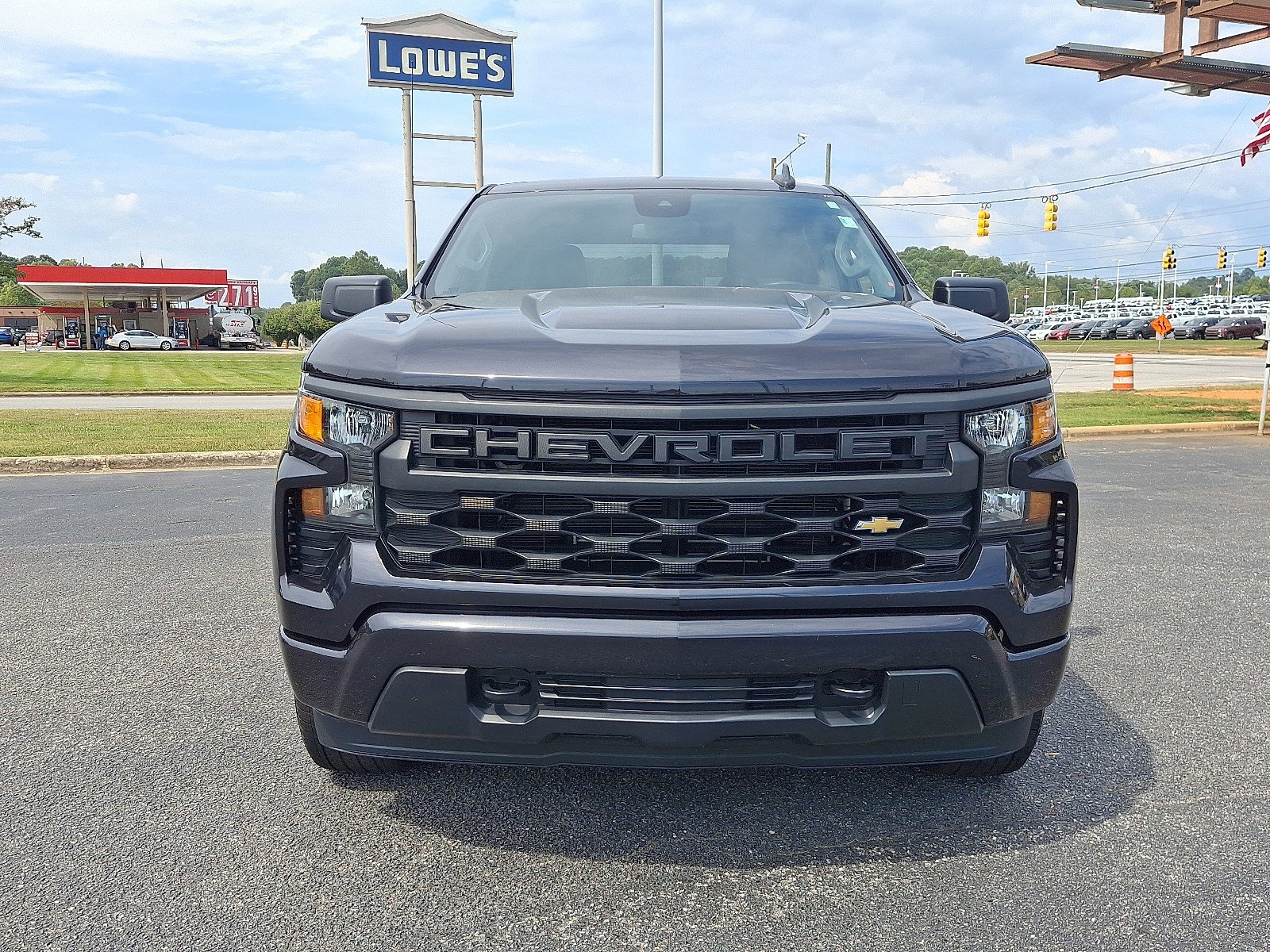 2023 Chevrolet Silverado 1500 Custom photo 2