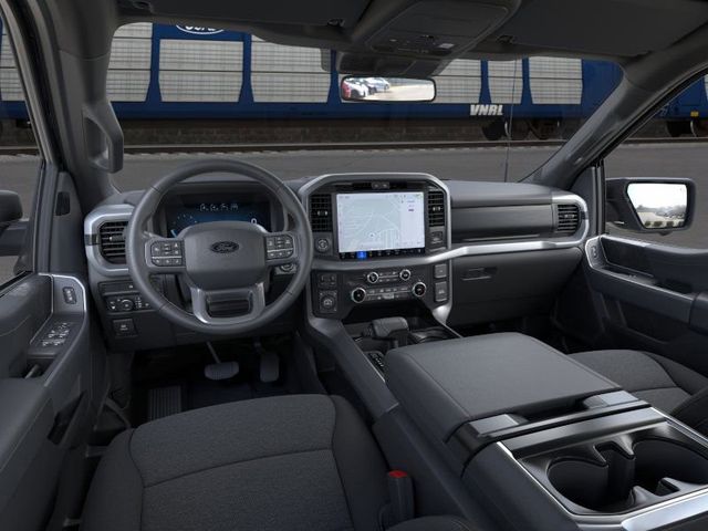 2025 Ford F-150 XLT photo 4