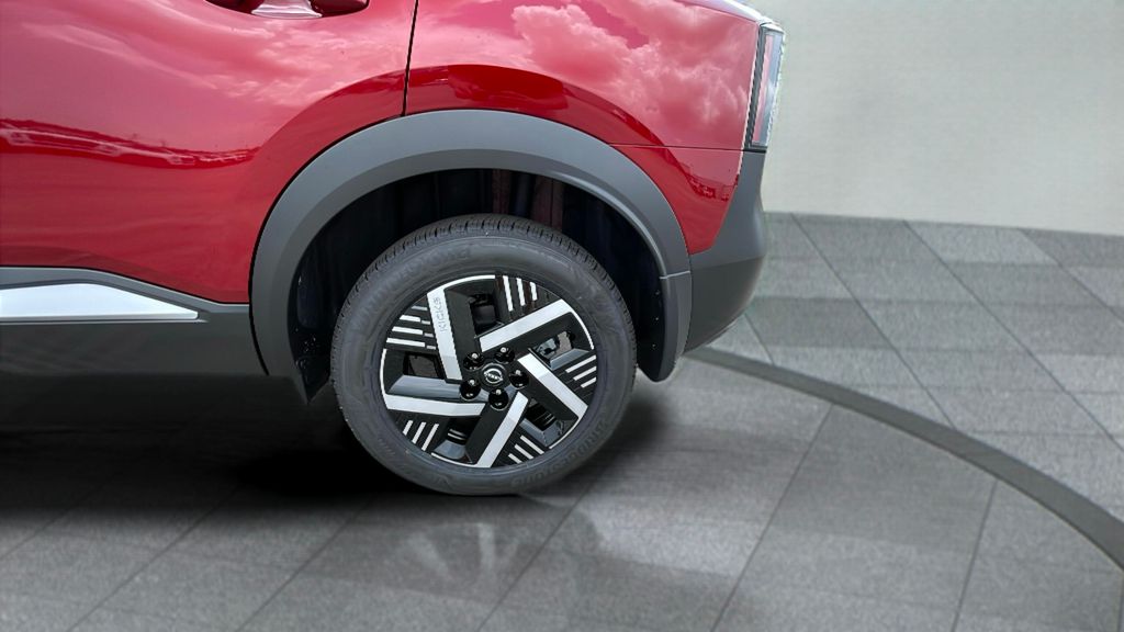2025 Nissan Kicks SV photo 18