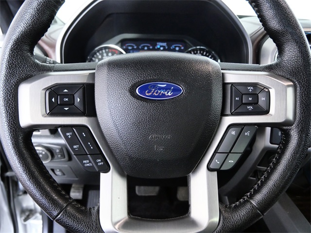 2016 Ford F-150 Platinum photo 24