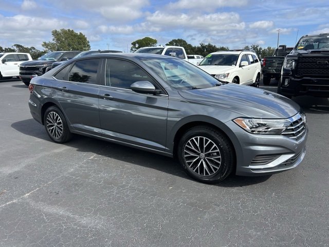 2021 Volkswagen Jetta SE's photo