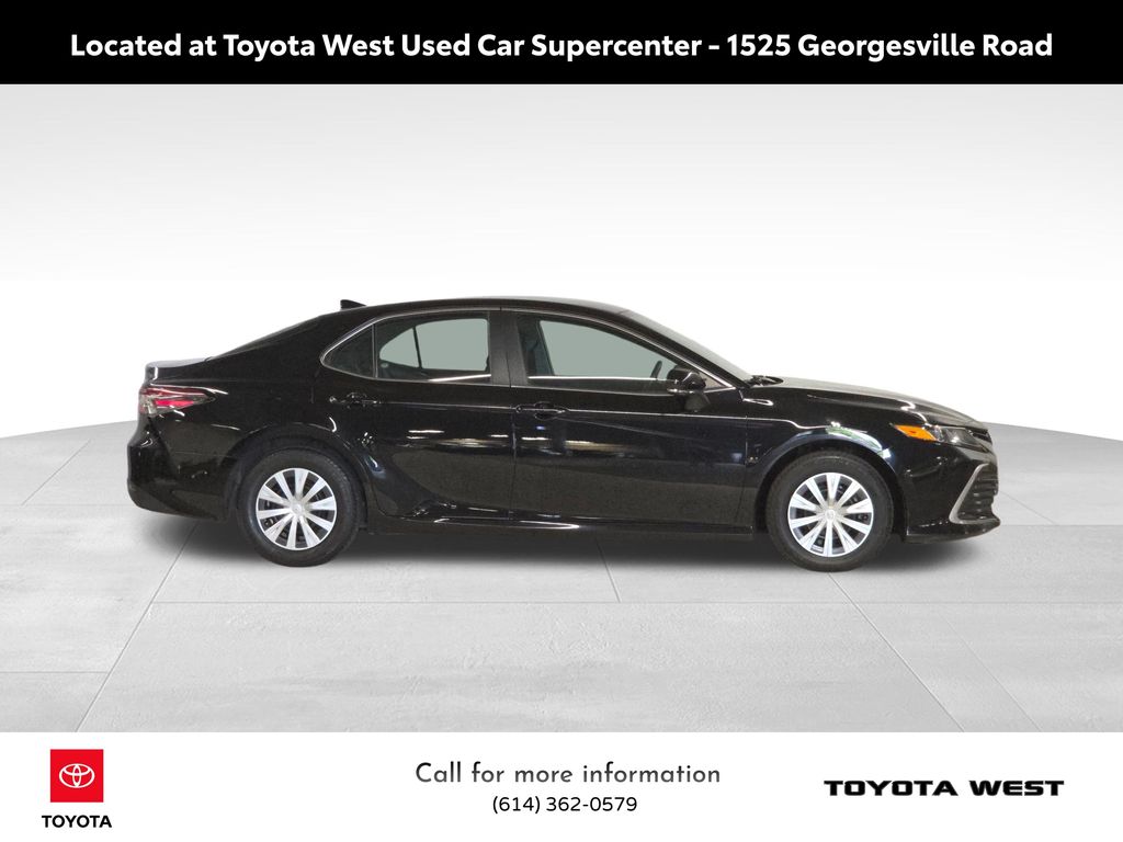 2022 Toyota Camry Hybrid LE photo 3