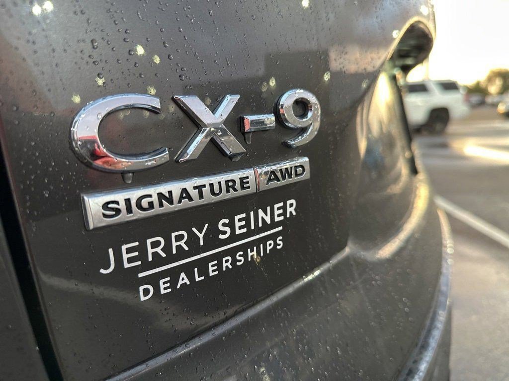 2023 Mazda CX-9 Signature photo 4