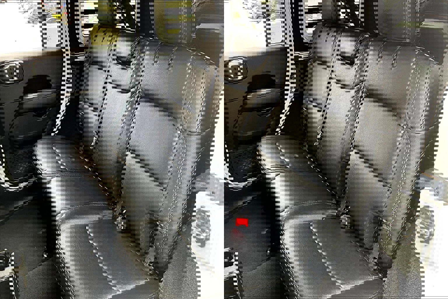 2019 Jeep Wrangler Unlimited Sahara photo 19