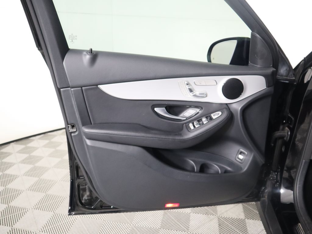 2022 Mercedes Benz GLC 300 S photo 23