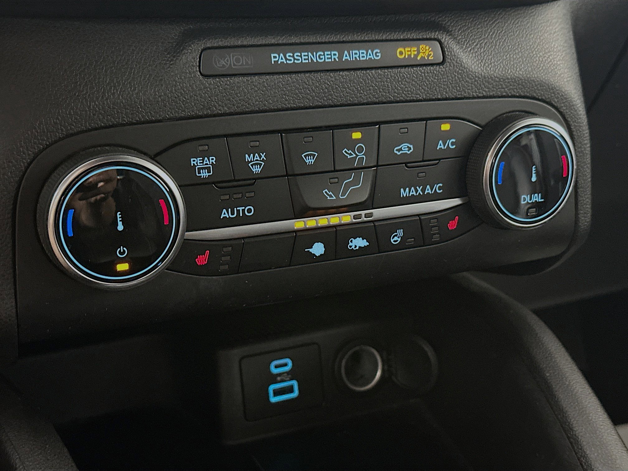 2023 Ford Escape ST-Line photo 14