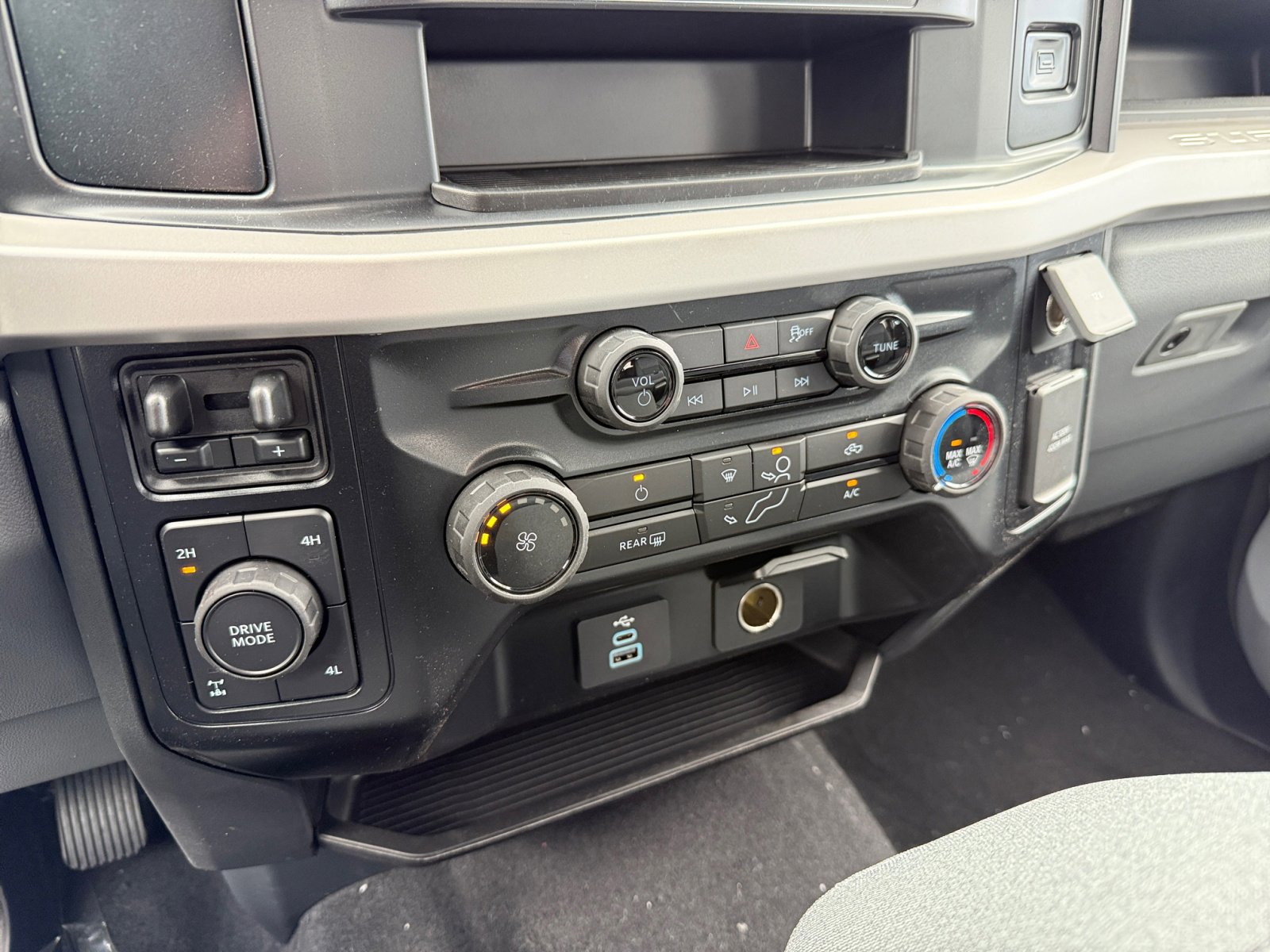 2025 Ford F-350 XLT photo 12