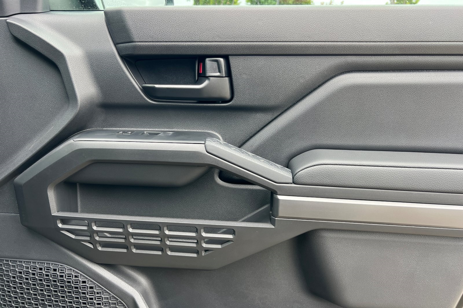 2025 Toyota Tacoma SR5 4x4 Double Cab photo 18