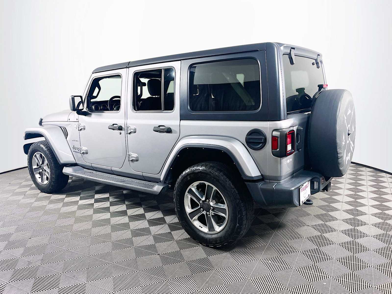 2021 Jeep Wrangler Unlimited Sahara photo 6