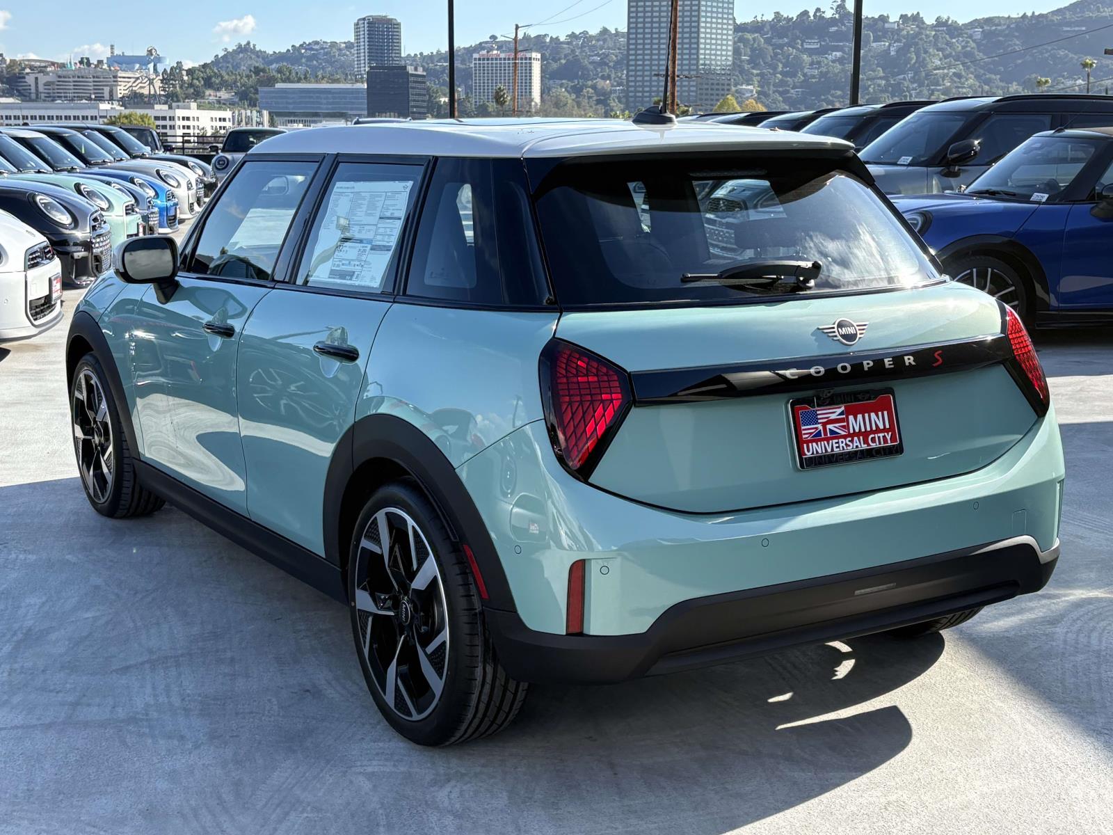 2026 Mini Cooper 4 Door Hardtop Signature photo 3