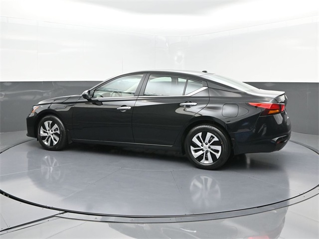 2025 Nissan Altima S photo 3