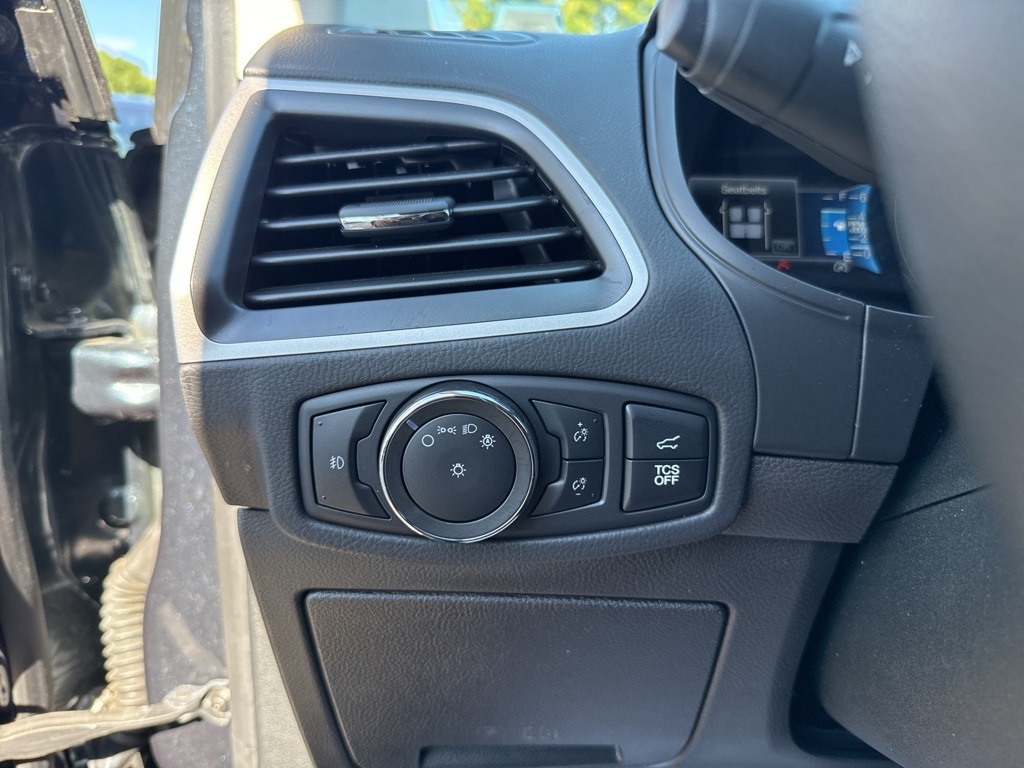 2022 Ford Edge SEL photo 14