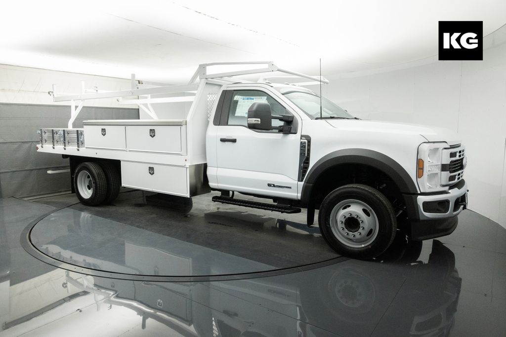 2025 Ford F-450 Super Duty Chassis Cab