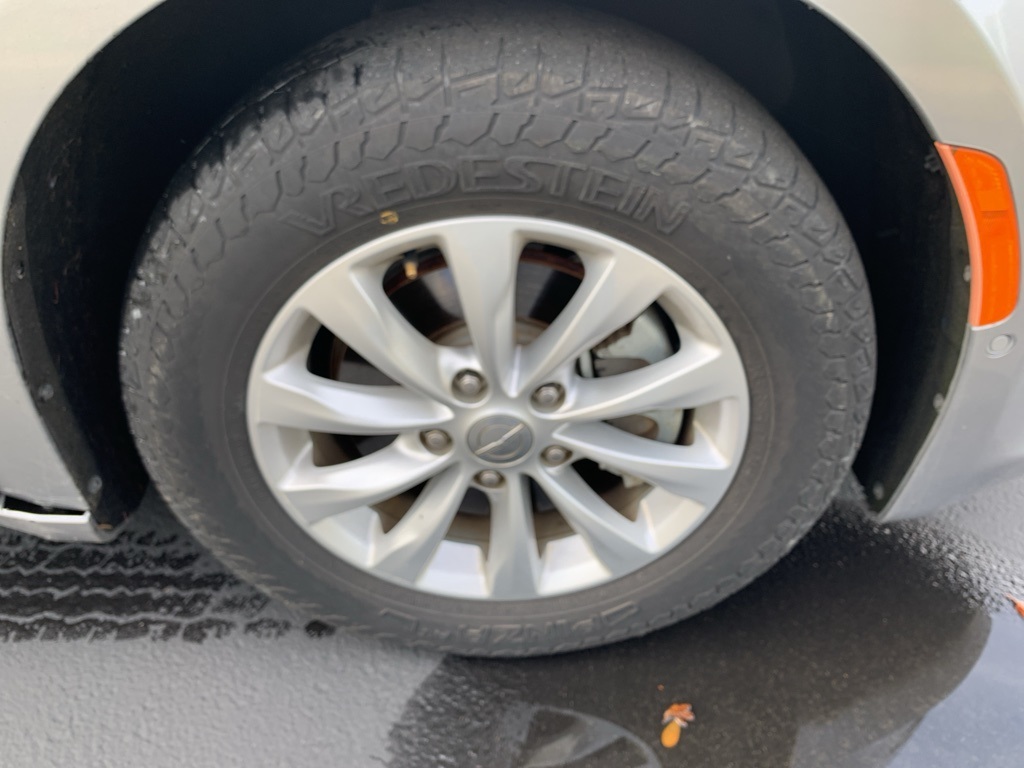 2018 Chrysler Pacifica Touring Plus photo 4