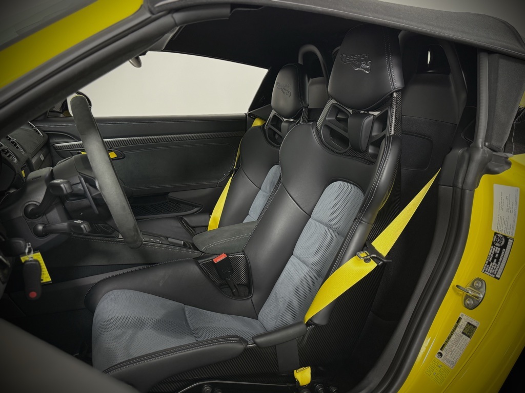 2024 Porsche Boxster Spyder photo 5