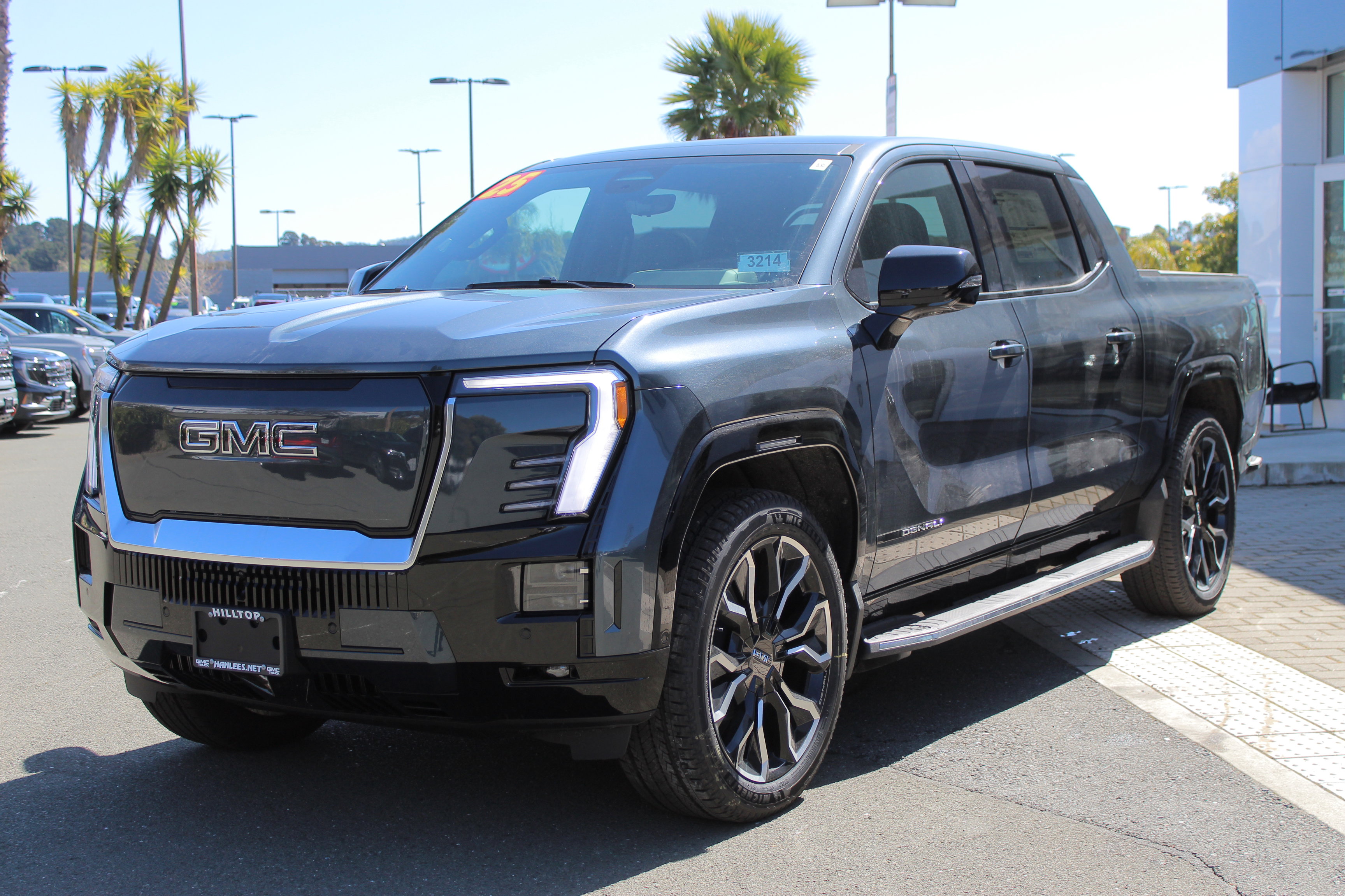 2025 Gmc Sierra EV Denali photo 2