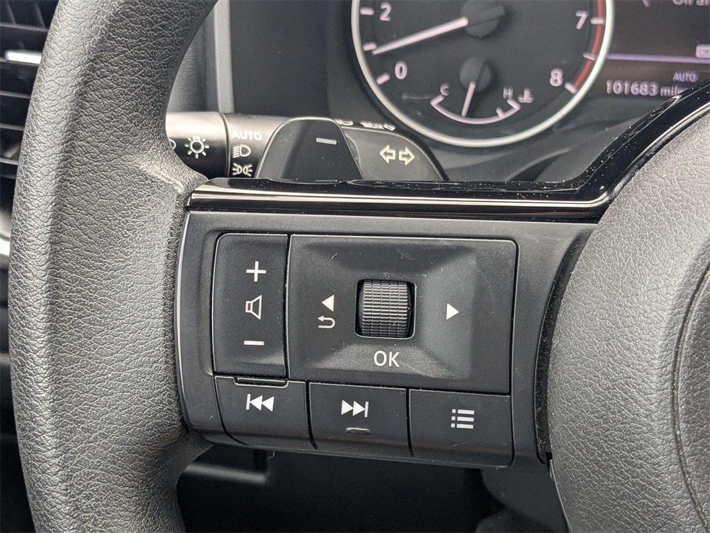 2022 Nissan Rogue SV photo 24