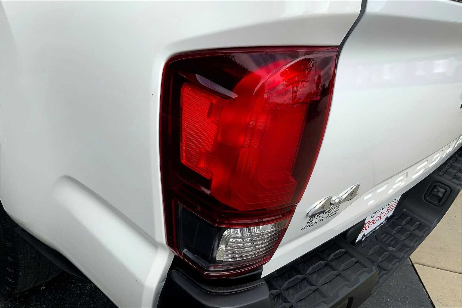 2021 Toyota Tacoma SR 4x4 Access Cab photo 22