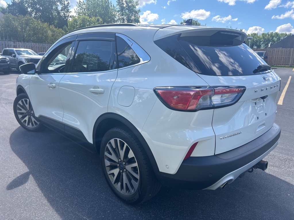 2020 Ford Escape Titanium photo 3